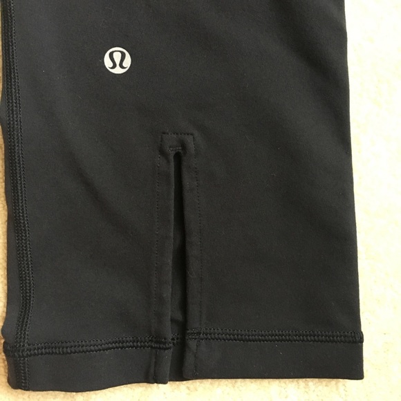 Lululemon Gather and Crow Slit Crop - Picture 5 of 6